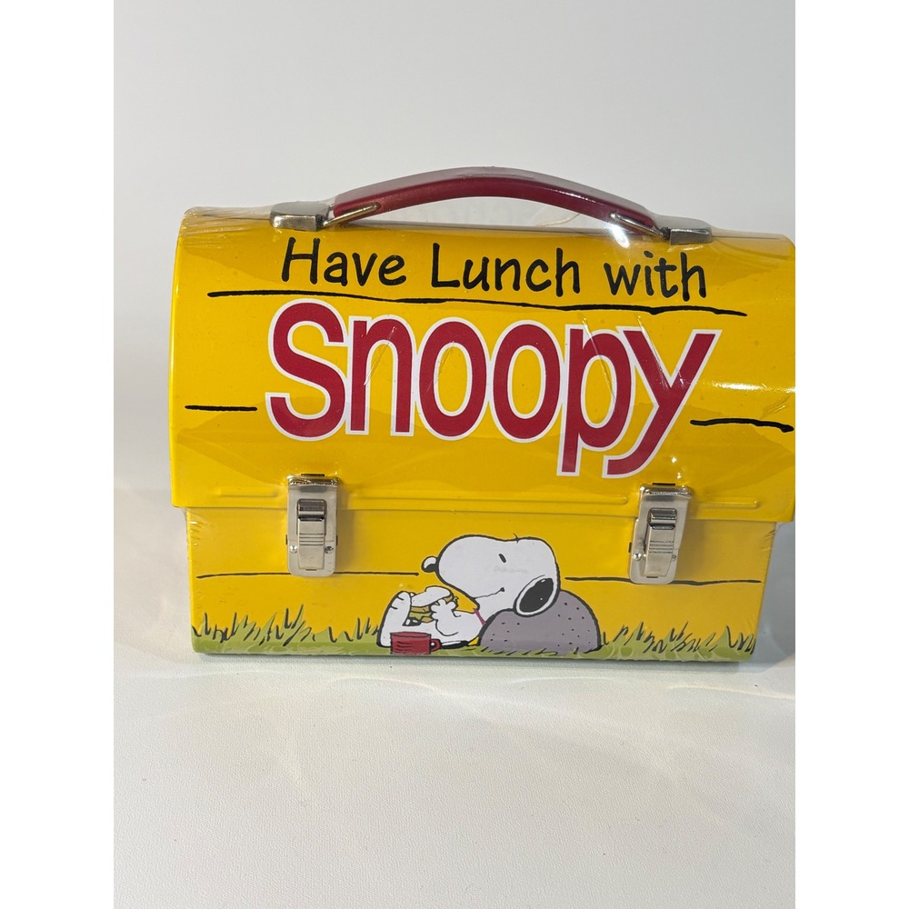 Hallmark Snoopy Doghouse Mini Tin Lunch Box Peanuts Limited Edition 2000 New
